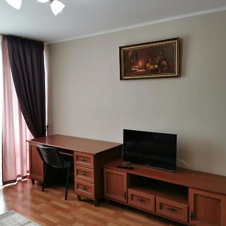 1 Комнатная Квартира В Самом Центре С Видом На Сквер Kostanay Bagian luar foto