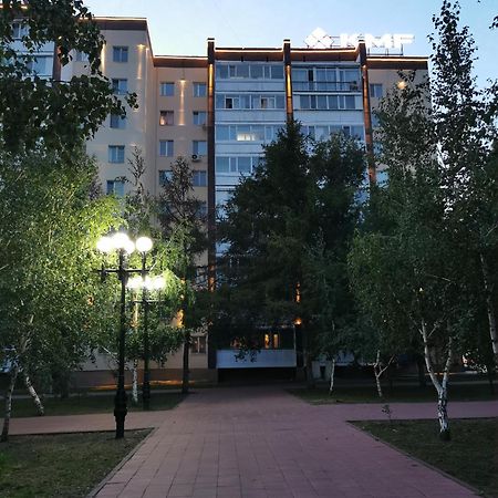 1 Комнатная Квартира В Самом Центре С Видом На Сквер Kostanay Bagian luar foto