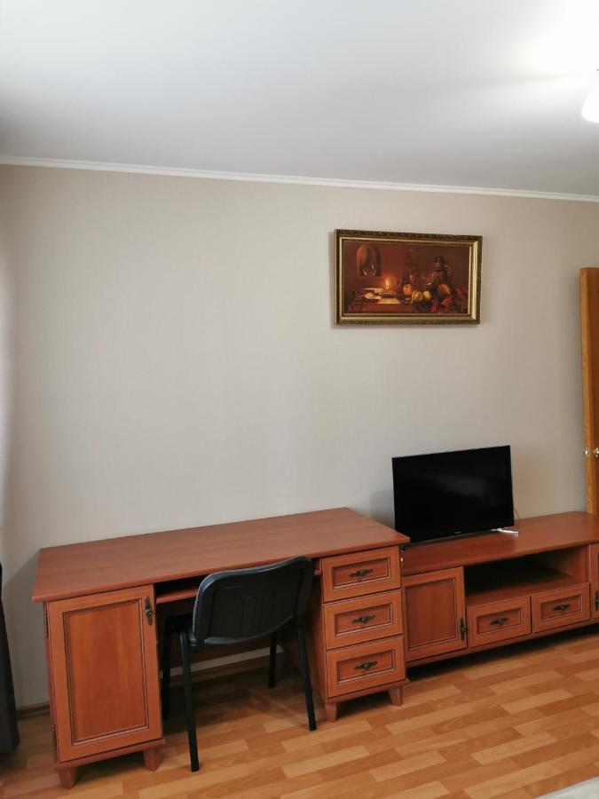 1 Комнатная Квартира В Самом Центре С Видом На Сквер Kostanay Bagian luar foto